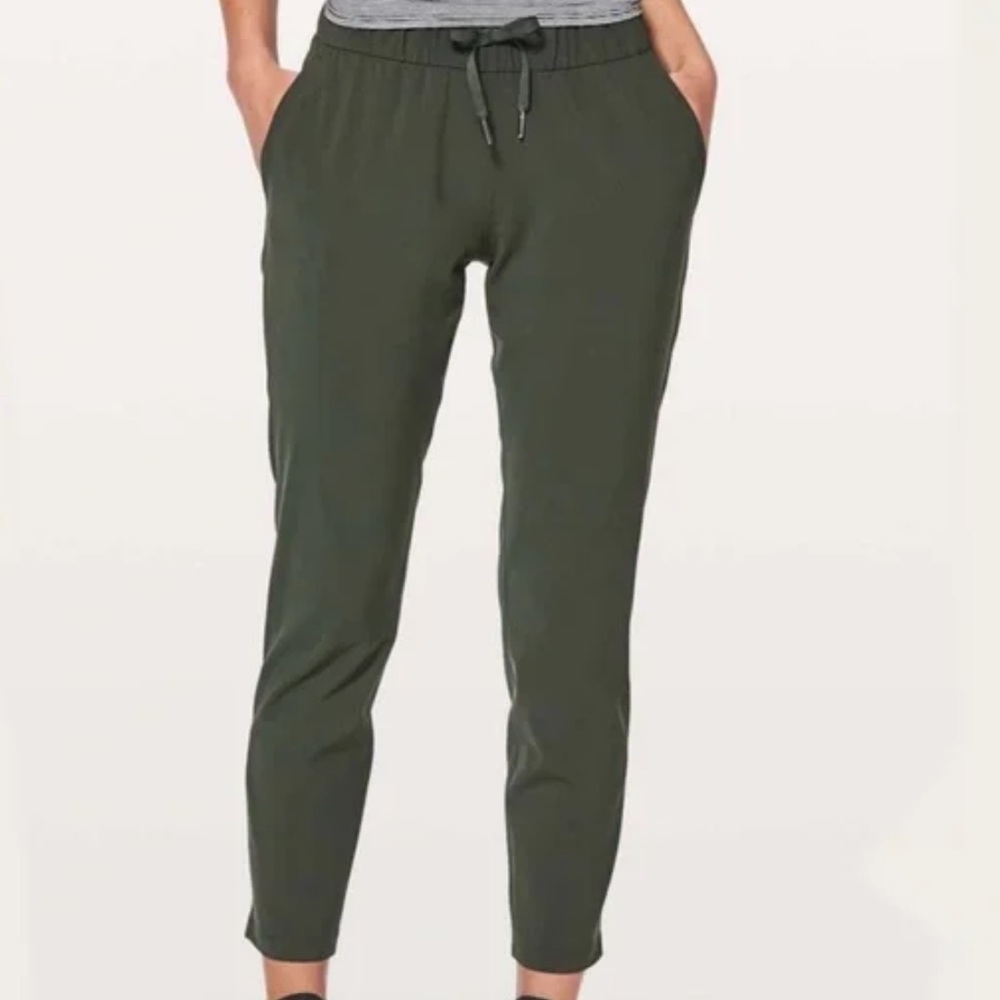 Lululemon On the Fly Pants 7/8 Ankle Olive Green Size 4 active wear Casual
